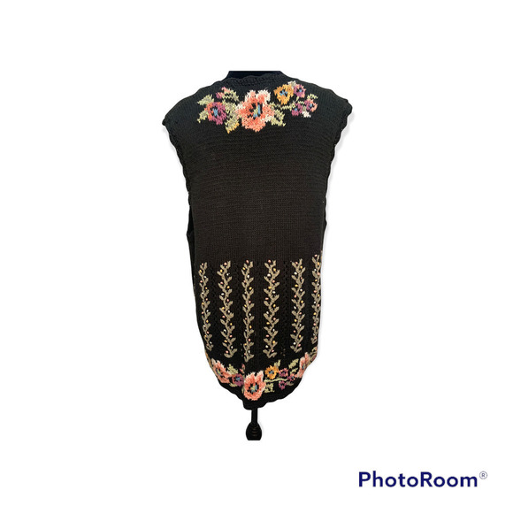 PORTRAITS by Northern Isles MEDIUM Ladies Hand Knitted Floral Vine Vest STUNNING - Picture 2 of 6